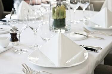 SERVIETTE 39X39CM NON TISSÉ TORK®LINSTYLE® DINNER BLANC X600