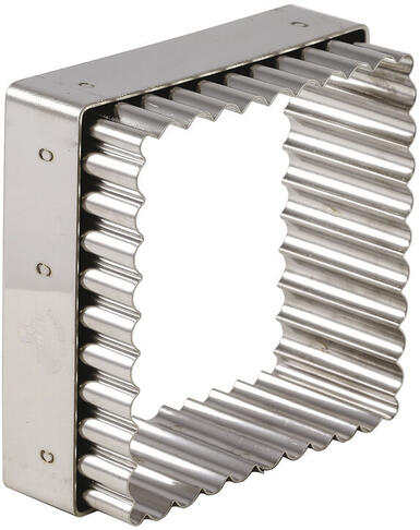 DÉCOUPOIR INOX CARRÉ CANNELÉ 8X8 CM