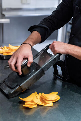 MANDOLINE EXOGLASS 2000 "S" AVEC POUSSOIR - 2